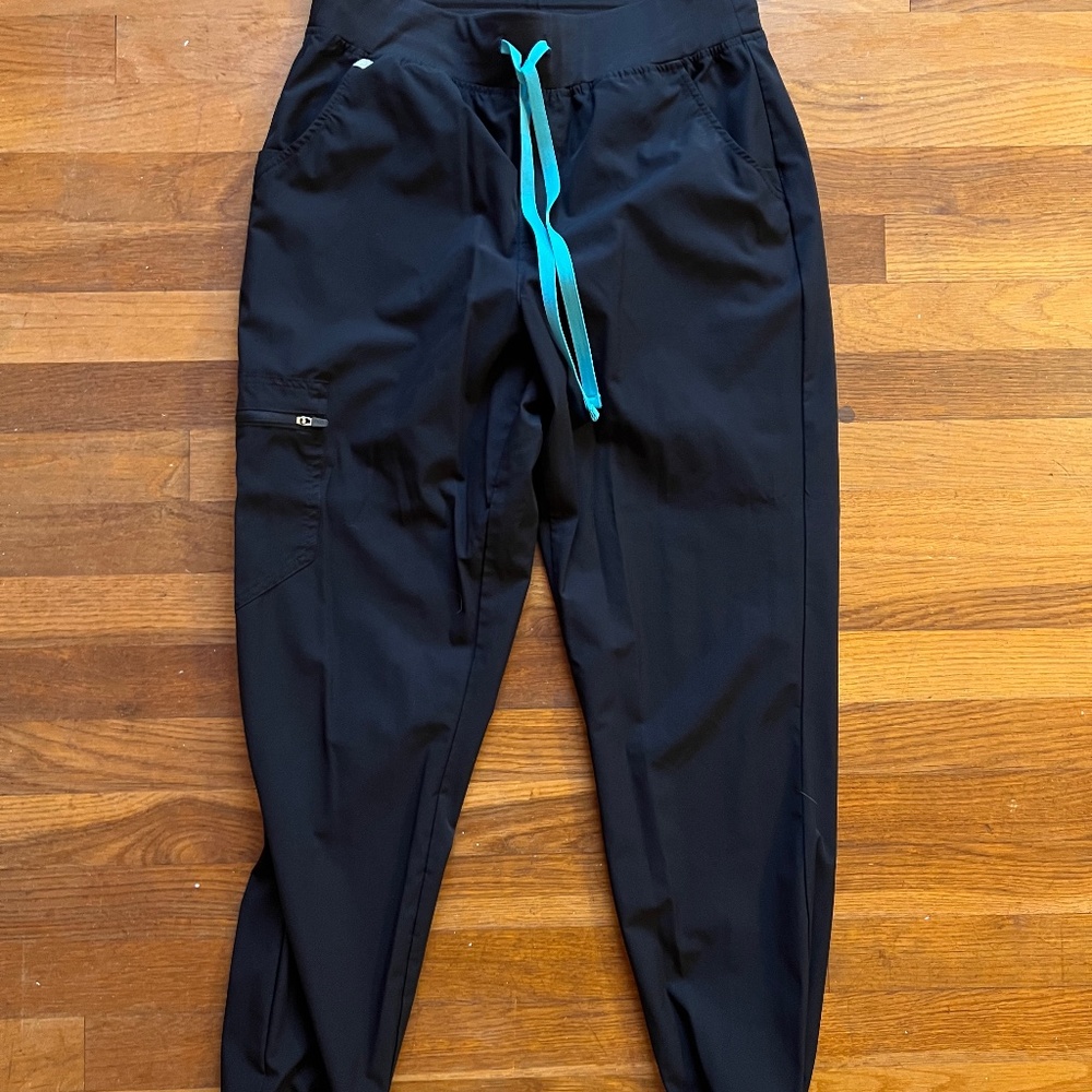 Figs black jogger pant